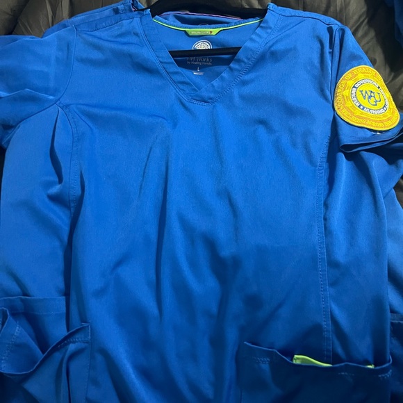 Women’s Healing Hands scrub top for WGU - Picture 2 of 4